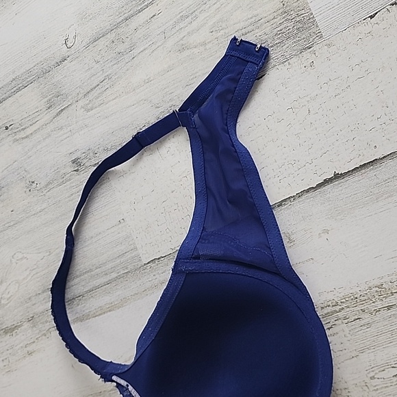 Victoria's Secret Body by Victoria lined perfect coverage blue lace bra Size 36C - Picture 6 of 10